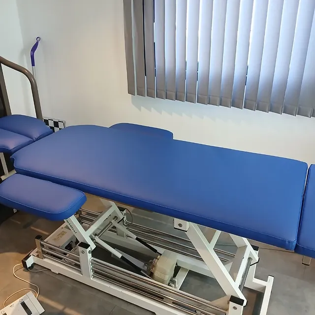 Table de soin en simili-cuir bleu